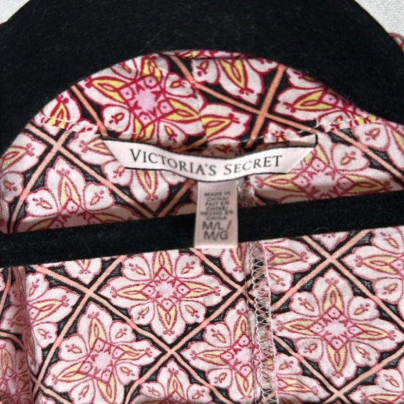 Victoria's Secret Pink Patterned Sweater - Picture 5 of 6